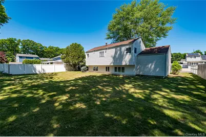 9 Johnson Place, Lindenhurst, NY 11757 - Photo 15