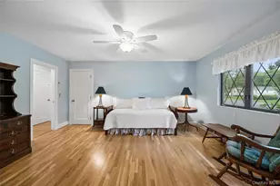 37 Fanning Ave, Hampton Bays, NY 11946 - Photo 5