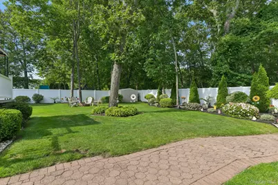 15 Chardonnay Drive, Coram, NY 11727 - Photo 23