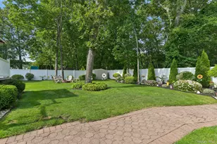 15 Chardonnay Dr, Coram, NY 11727 - Photo 23
