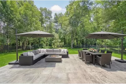 194 S Mountain Road, New City, NY 10956 - Photo 17