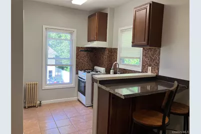 7  Dewey Street Dewey Street #4, Huntington, NY 11743 - Photo 3