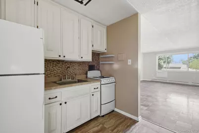 160 Academy Street #3P, Poughkeepsie, NY 12601 - Photo 7
