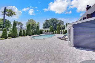 52 41st St, Islip, NY 11751 - Photo 27