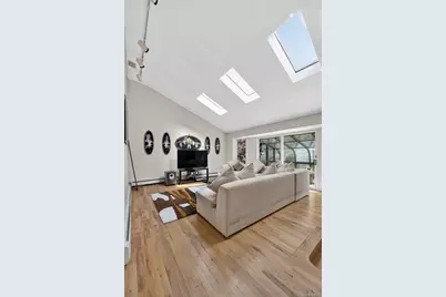 3145 Hewlett Avenue, Merrick, NY 11566 - Photo 9