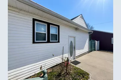 1327 Brooklyn Boulevard, Bay Shore, NY 11706 - Photo 17