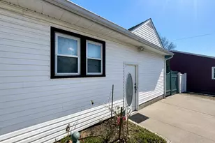 1327 Brooklyn Blvd, Bay Shore, NY 11706 - Photo 17
