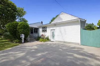 1327 Brooklyn Boulevard, Bay Shore, NY 11706 - Photo 27