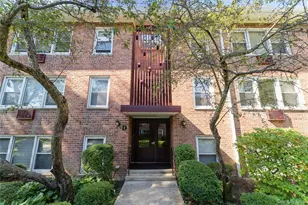 61 Maine Ave, Rockville Centre, NY 11570 - Photo 19