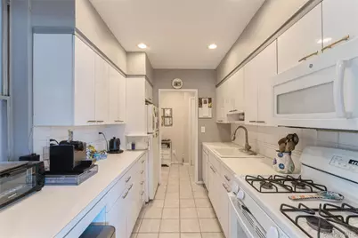 61 Maine Avenue #D14, Rockville Centre, NY 11570 - Photo 7