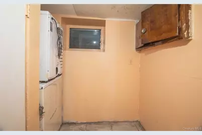 11205 103rd Avenue, Richmond Hill, NY 11419 - Photo 29