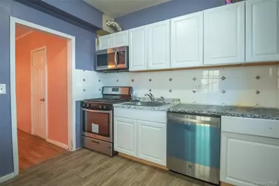 11205 103rd Avenue, Richmond Hill, NY 11419 - Photo 13