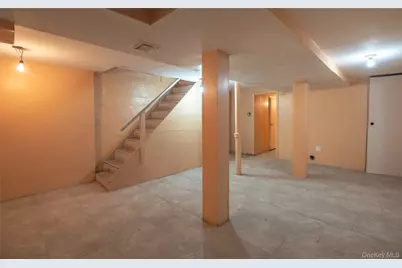 11205 103rd Avenue, Richmond Hill, NY 11419 - Photo 27