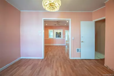 11205 103rd Avenue, Richmond Hill, NY 11419 - Photo 11