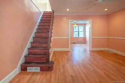 11205 103rd Avenue, Richmond Hill, NY 11419 - Photo 15
