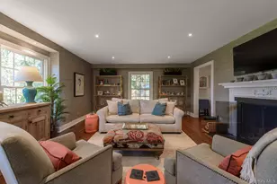 4 September Ln, Glen Cove, NY 11542 - Photo 7