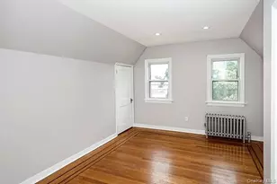 194 Holly Ave, Hempstead, NY 11550 - Photo 21