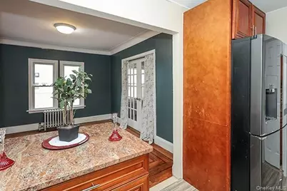 194 Holly Avenue, Hempstead, NY 11550 - Photo 13