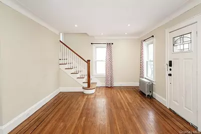 194 Holly Avenue, Hempstead, NY 11550 - Photo 5