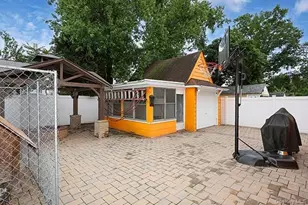 194 Holly Ave, Hempstead, NY 11550 - Photo 31