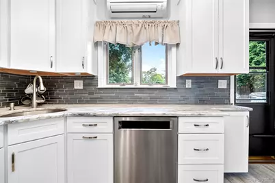 9 E Hall Avenue, New City, NY 10956 - Photo 19