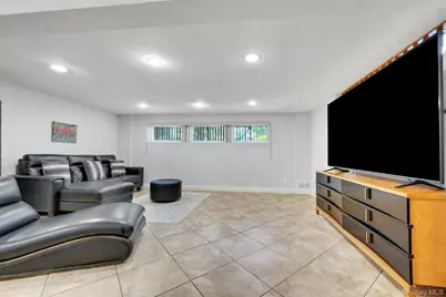 101 Windsor Oval, New Rochelle, NY 10805 - Photo 19