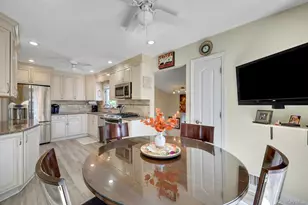 101 Windsor Oval, New Rochelle, NY 10805 - Photo 11