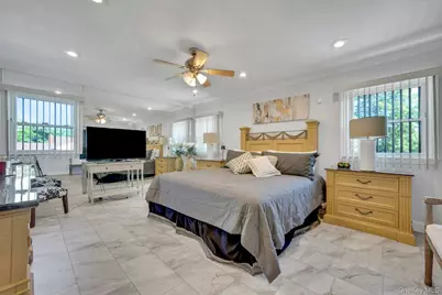 101 Windsor Oval, New Rochelle, NY 10805 - Photo 13