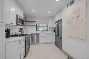 15 High Oaks Ct, Huntington, NY 11743 - Photo 9