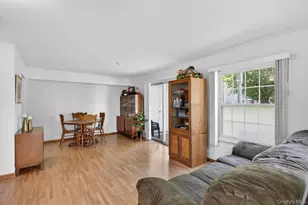 182 Fairview Cir, Middle Island, NY 11953 - Photo 3