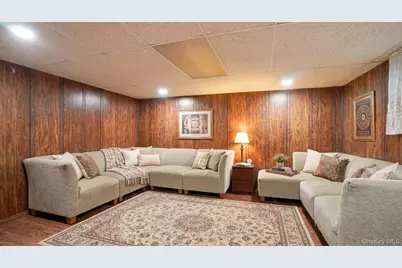 54 E Maujer Street, Valley Stream, NY 11580 - Photo 15