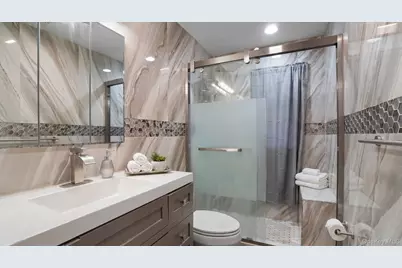 54 E Maujer Street, Valley Stream, NY 11580 - Photo 9