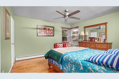 54 E Maujer Street, Valley Stream, NY 11580 - Photo 11