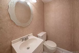 794 Blue Ridge Dr, Medford, NY 11763 - Photo 9