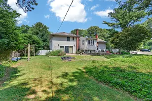 14 Mark Dr, Smithtown, NY 11787 - Photo 5
