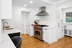 1355 Roosevelt Ave, Pelham, NY 10803 - Photo 9