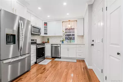 138-24 95th Avenue, Jamaica, NY 11435 - Photo 9