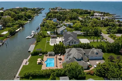 65 W Bayberry Road, Islip, NY 11751 - Photo 3