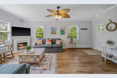 24 Locust Road, Wading River, NY 11792 - Photo 9
