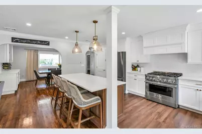 31 Jane Drive, North Babylon, NY 11703 - Photo 11