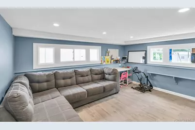 31 Jane Drive, North Babylon, NY 11703 - Photo 23