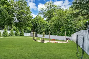 31 Jane Dr, North Babylon, NY 11703 - Photo 25