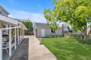 3 Avenue B, Locust Valley, NY 11560 - Photo 23