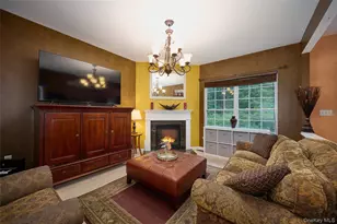 7 Bainbridge Pl, Newburgh, NY 12550 - Photo 11