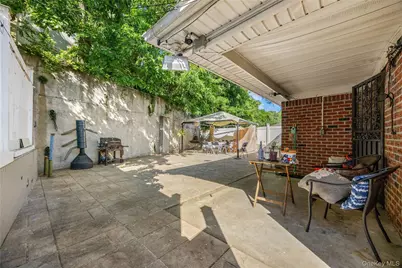 6907 Little Neck Parkway, Glen Oaks, NY 11004 - Photo 25