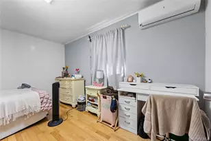 69-07 Little Neck Pkwy, Glen Oaks, NY 11004 - Photo 15