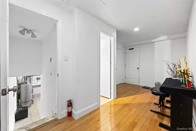 6907 Little Neck Parkway, Glen Oaks, NY 11004 - Photo 19