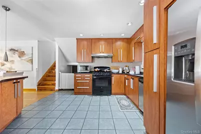6907 Little Neck Parkway, Glen Oaks, NY 11004 - Photo 9