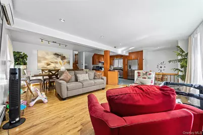 6907 Little Neck Parkway, Glen Oaks, NY 11004 - Photo 5