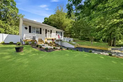 291 Locust Drive, Rocky Point, NY 11778 - Photo 3